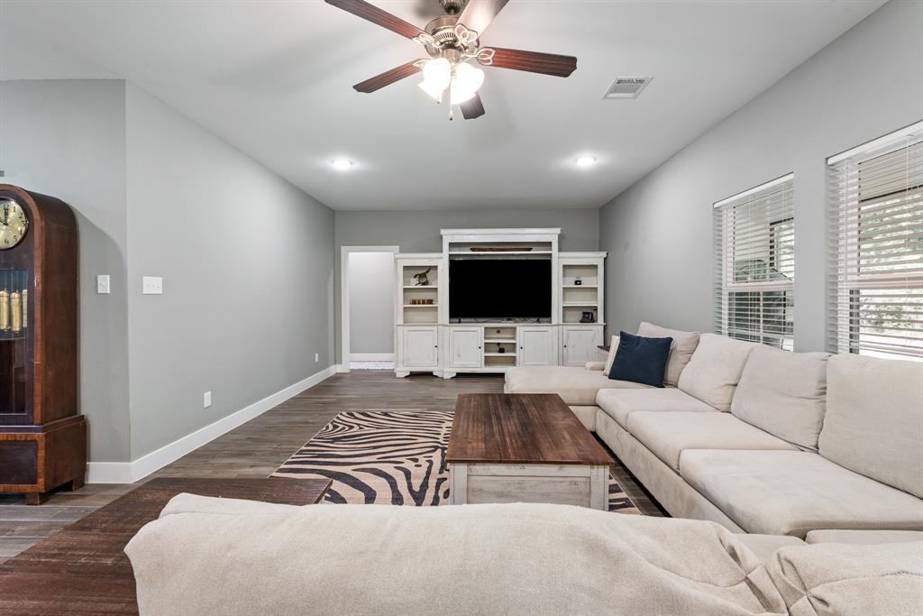 8729 Nathan Drive, Waller, Texas image 15