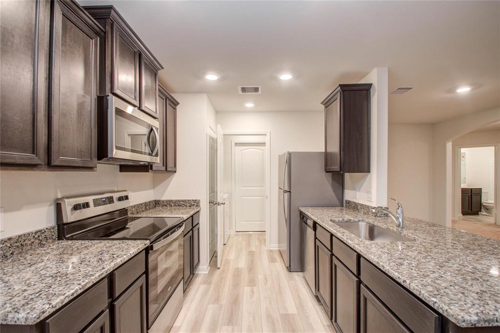 10699 Lost Maples Drive, Cleveland, Texas image 17
