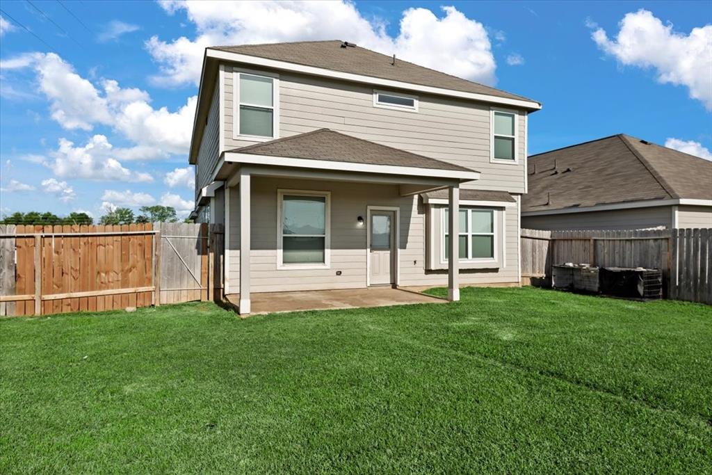 5639 Brooklyn Rose Drive, Rosharon, Texas image 9
