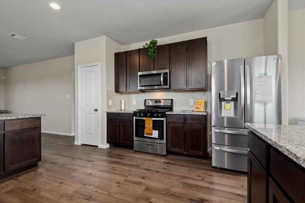 5639 Brooklyn Rose Drive, Rosharon, Texas image 15