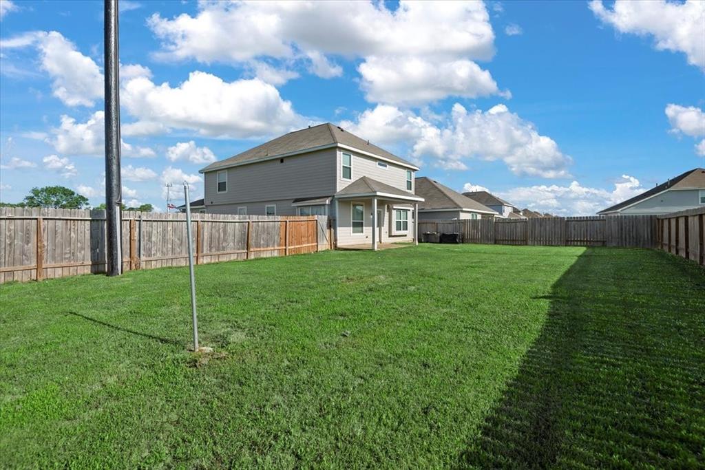 5639 Brooklyn Rose Drive, Rosharon, Texas image 7