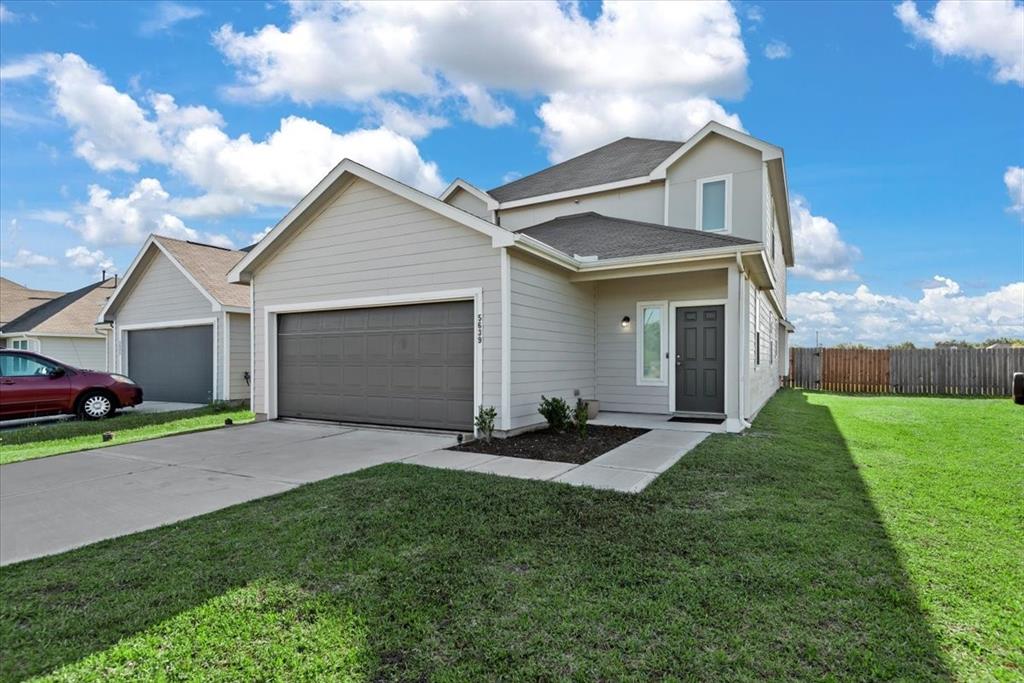 5639 Brooklyn Rose Drive, Rosharon, Texas image 1