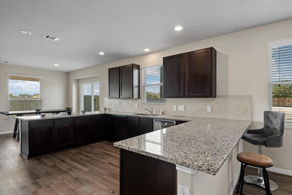 5639 Brooklyn Rose Drive, Rosharon, Texas image 14