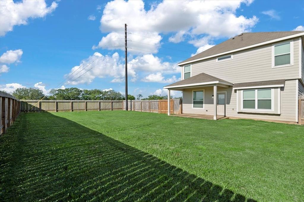5639 Brooklyn Rose Drive, Rosharon, Texas image 4