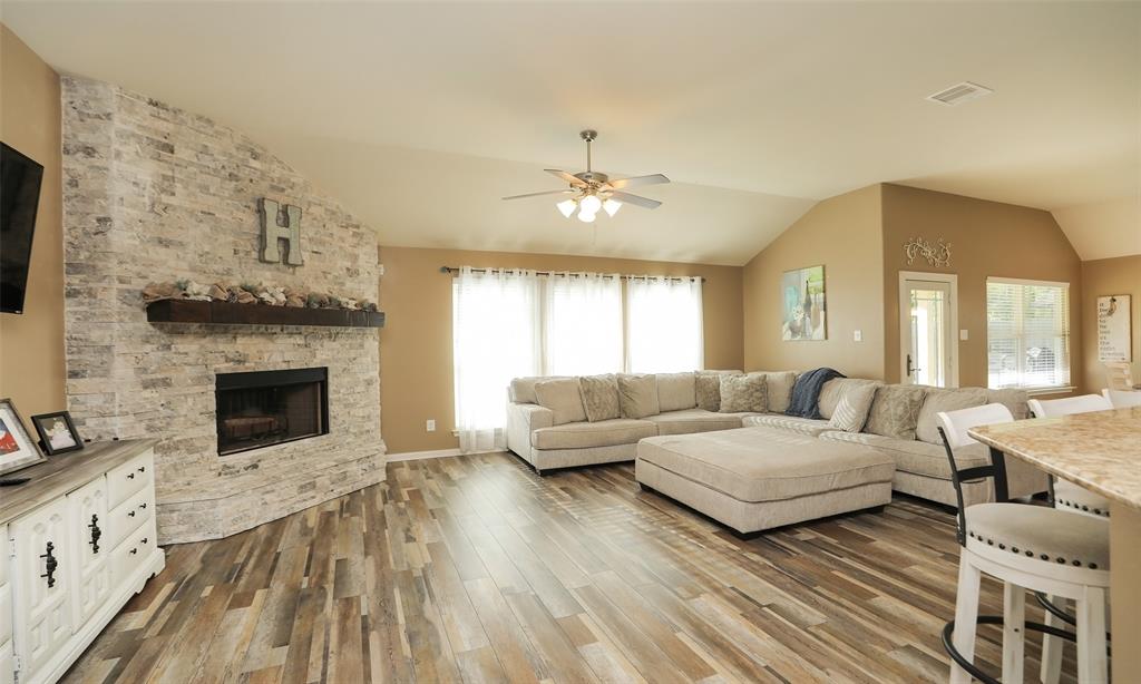 15727 W Chamfer Way, Crosby, Texas image 6