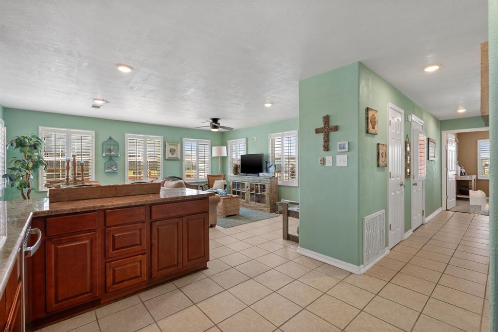 937 Westview, Crystal Beach, Texas image 14