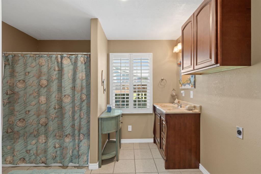937 Westview, Crystal Beach, Texas image 17