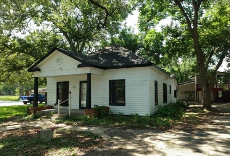 1120 W Robinson Street, Alvin, Texas image 16