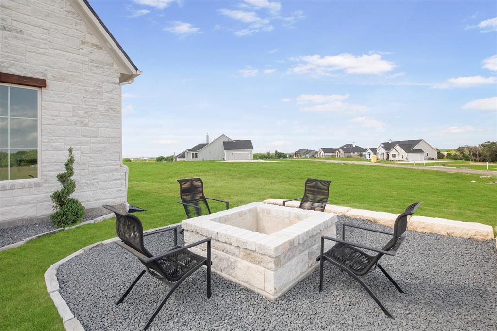 1355 Bluebonnet Ridge Drive, Chappell Hill, Texas image 3