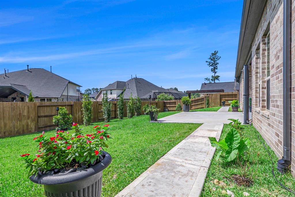 1059 Lakemont Bend Lane, Pinehurst, Texas image 38