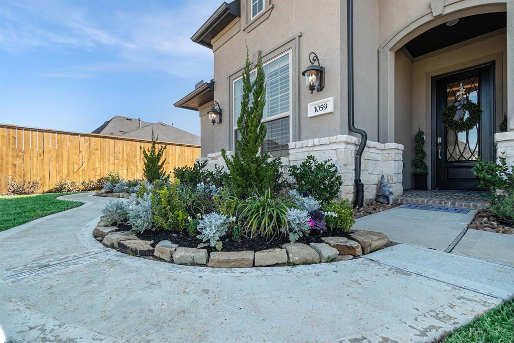 property-search 1 1059 Lakemont Bend Lane