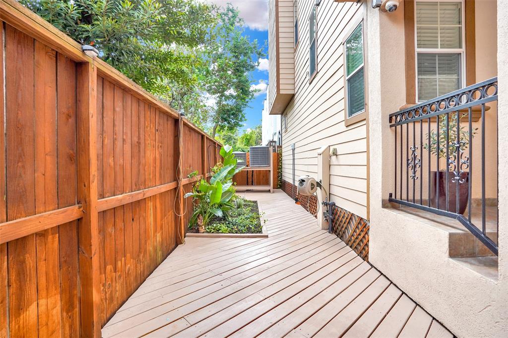 1150 W 22nd Street #E, Houston, Texas image 7