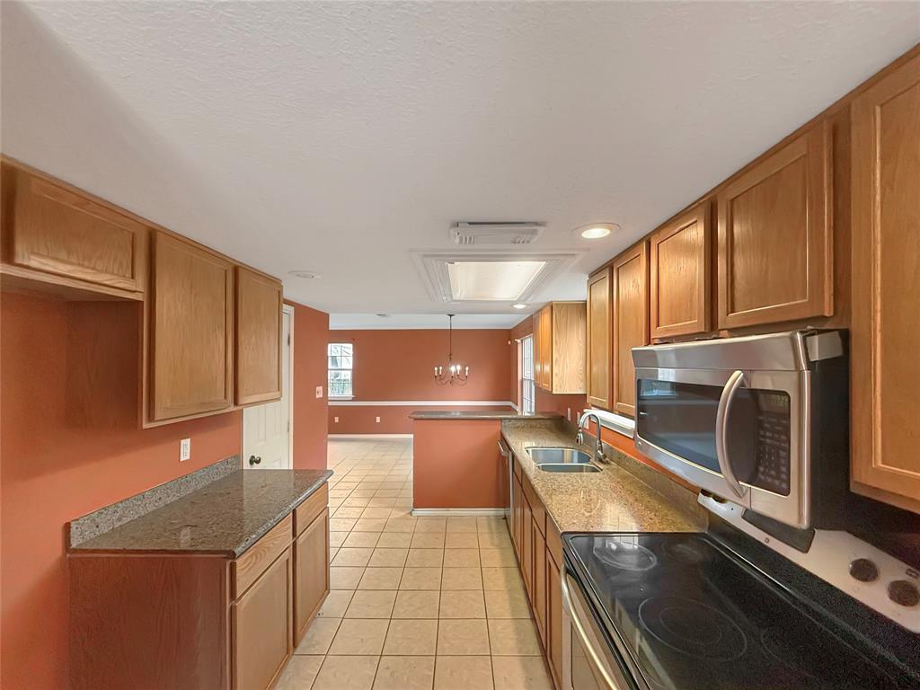 3718 Treasure Island Drive, Montgomery, Texas image 6