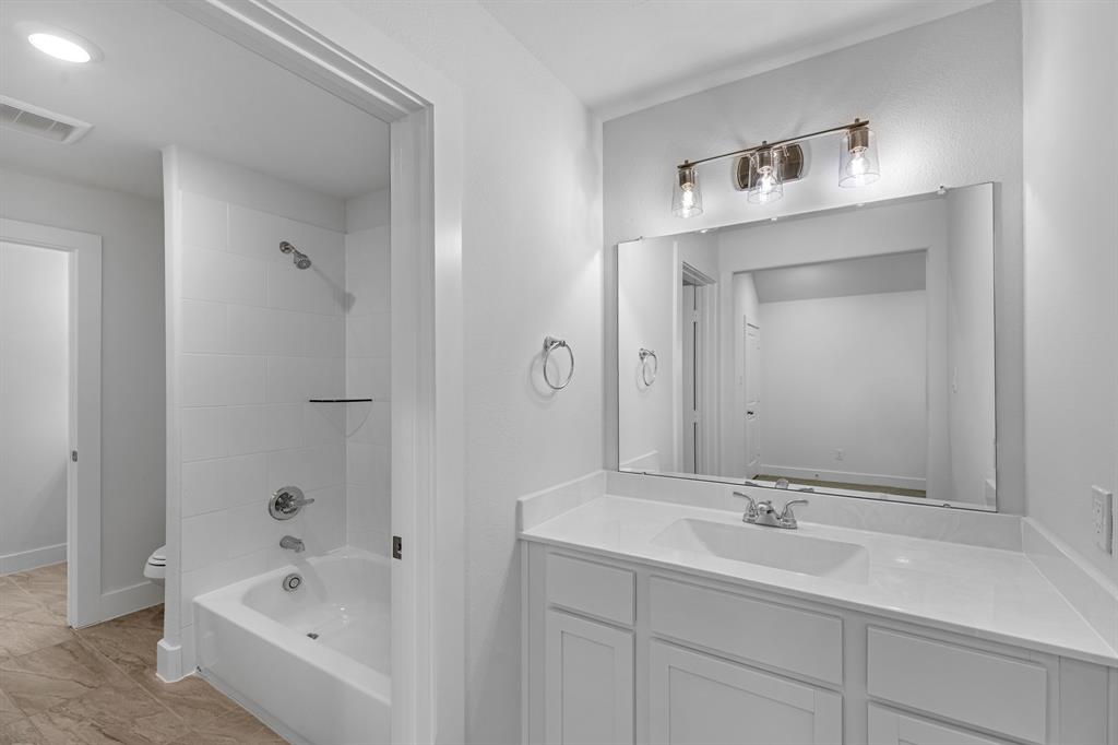 2823 Sellers Island Drive, League City, Texas image 7