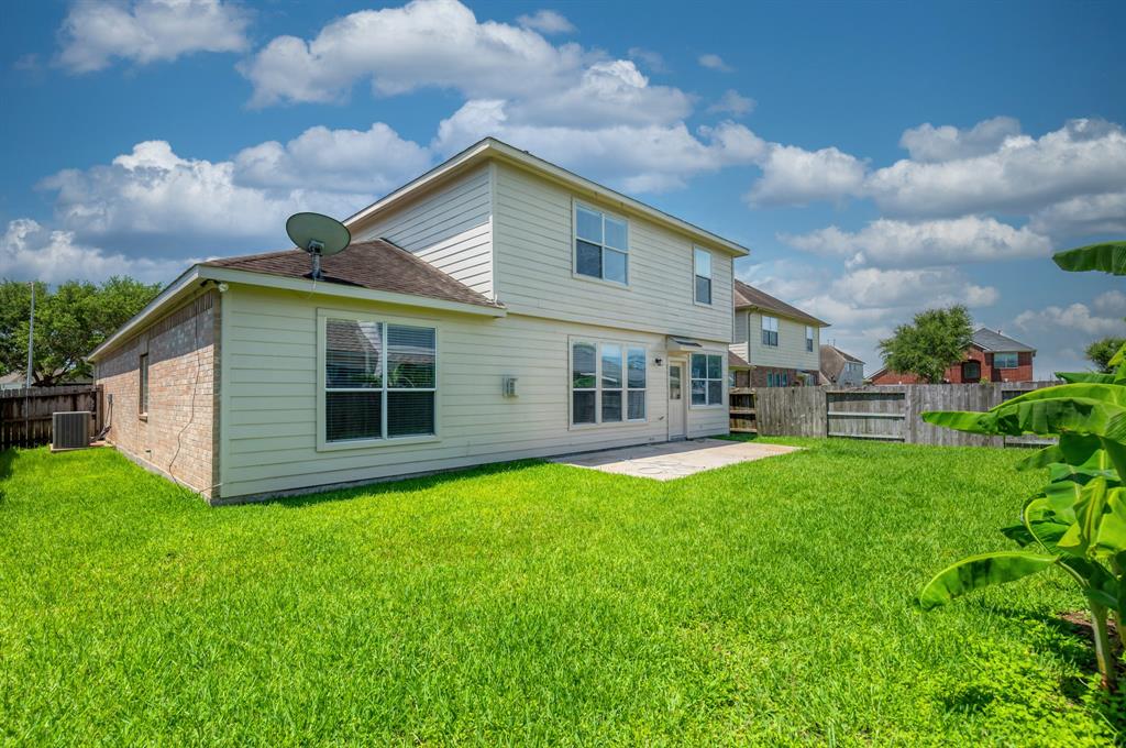 4126 Winesap Bend Drive, Stafford, Texas image 38