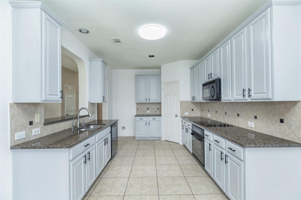 4126 Winesap Bend Drive, Stafford, Texas image 13