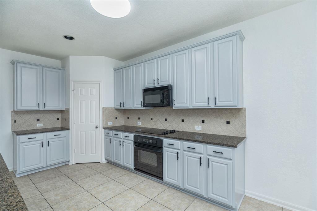 4126 Winesap Bend Drive, Stafford, Texas image 15