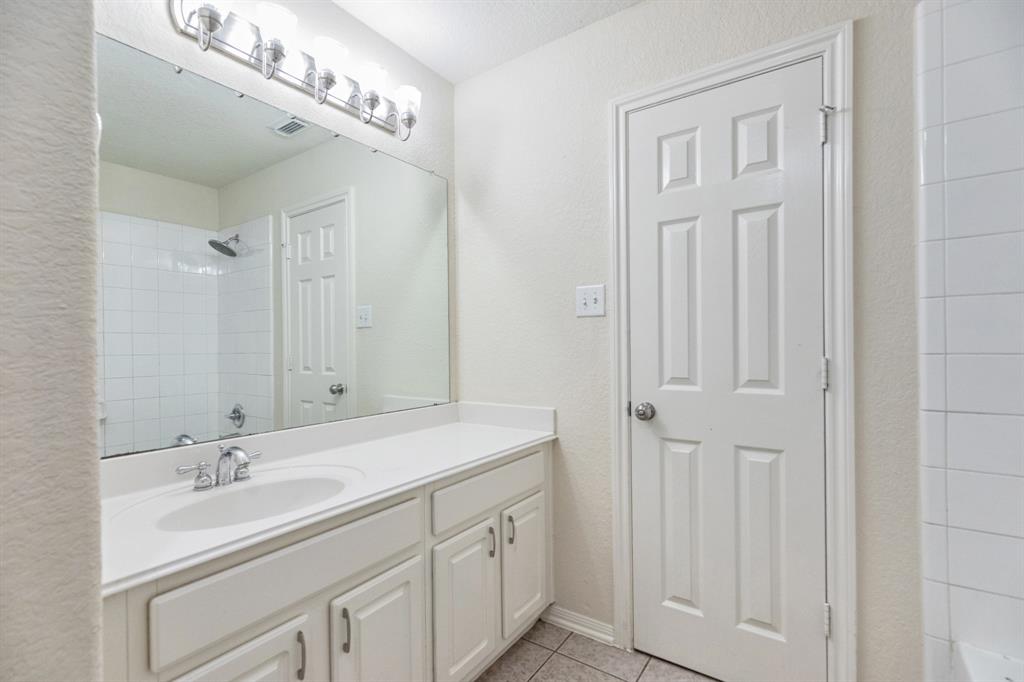 4126 Winesap Bend Drive, Stafford, Texas image 33