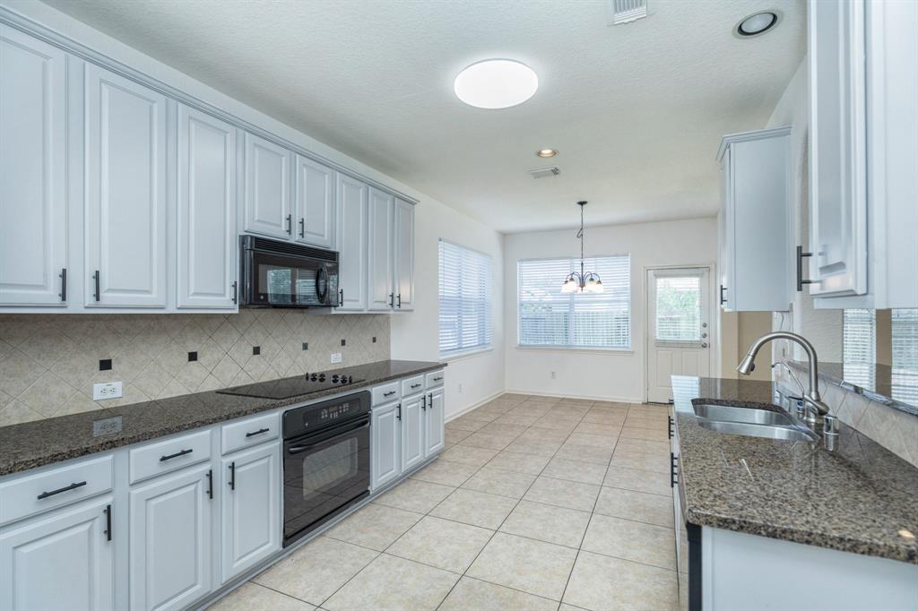 4126 Winesap Bend Drive, Stafford, Texas image 17