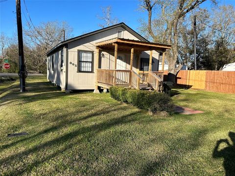 805 28 1/2 San Leon TX 77539