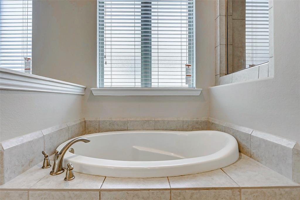 706 Suncatcher Circle, Richmond, Texas image 28