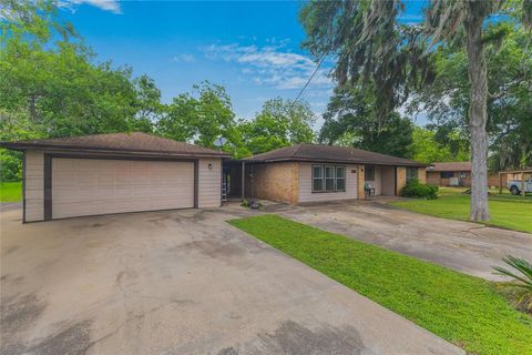 A home in Brazoria