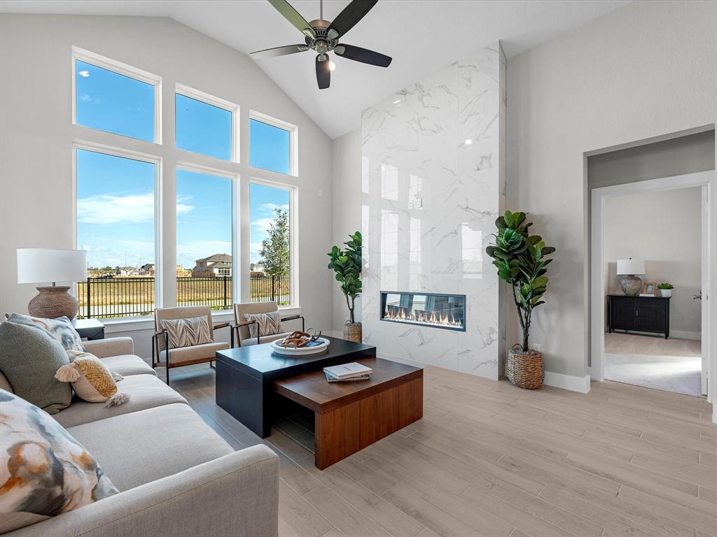 26007 Maple Bloom Drive, Katy, Texas image 3
