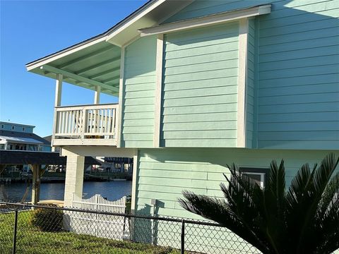 A home in Bayou Vista