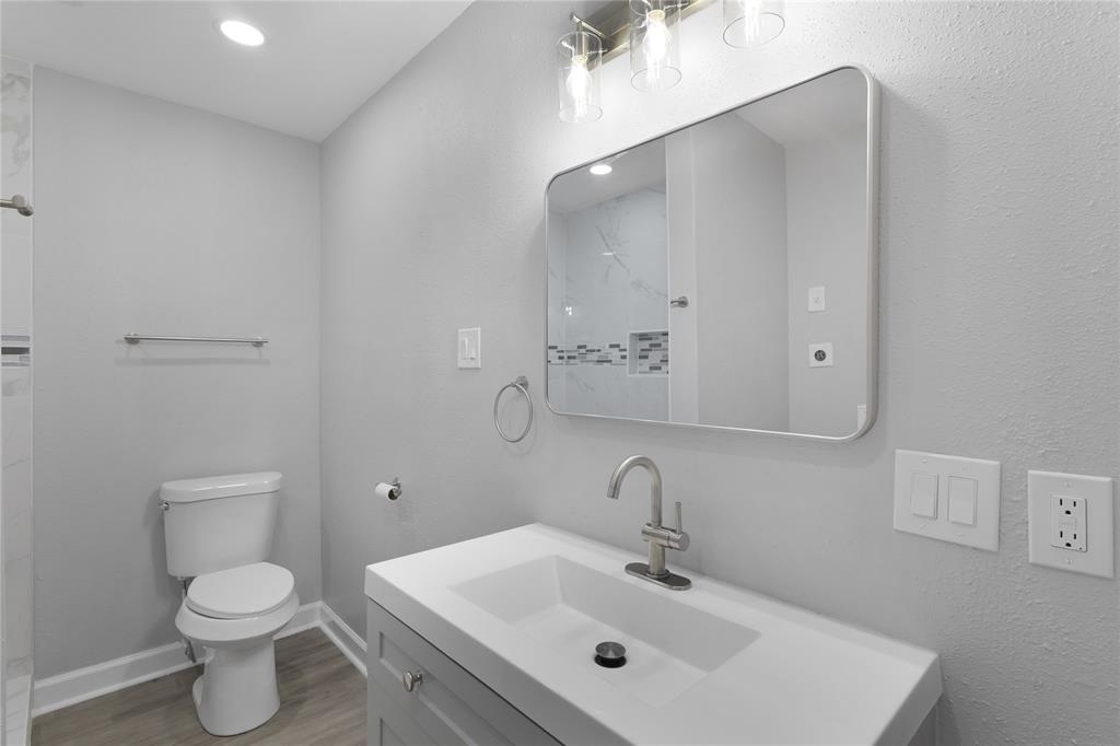 9827 Shive Drive, Houston, Texas image 6