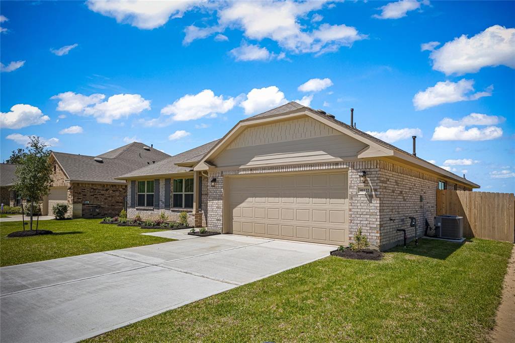 40122 Spyglass Hill Drive, Cleveland, Texas image 4