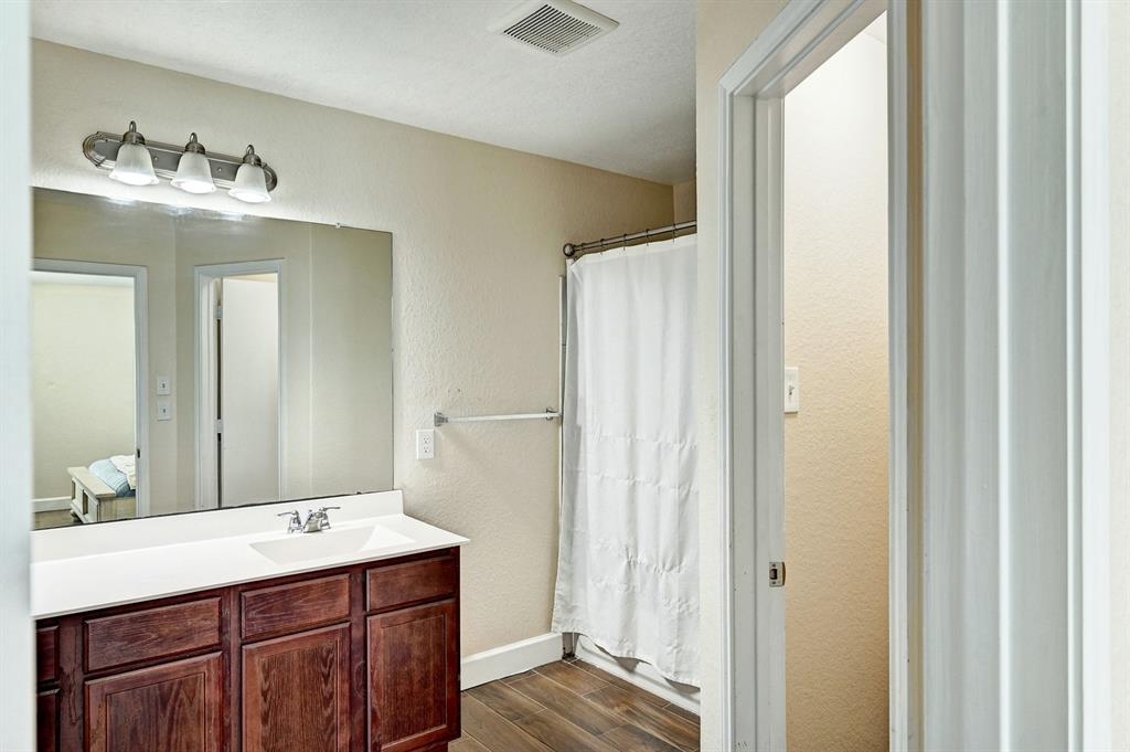 2435 Zephyr Lane, Rosenberg, Texas image 22