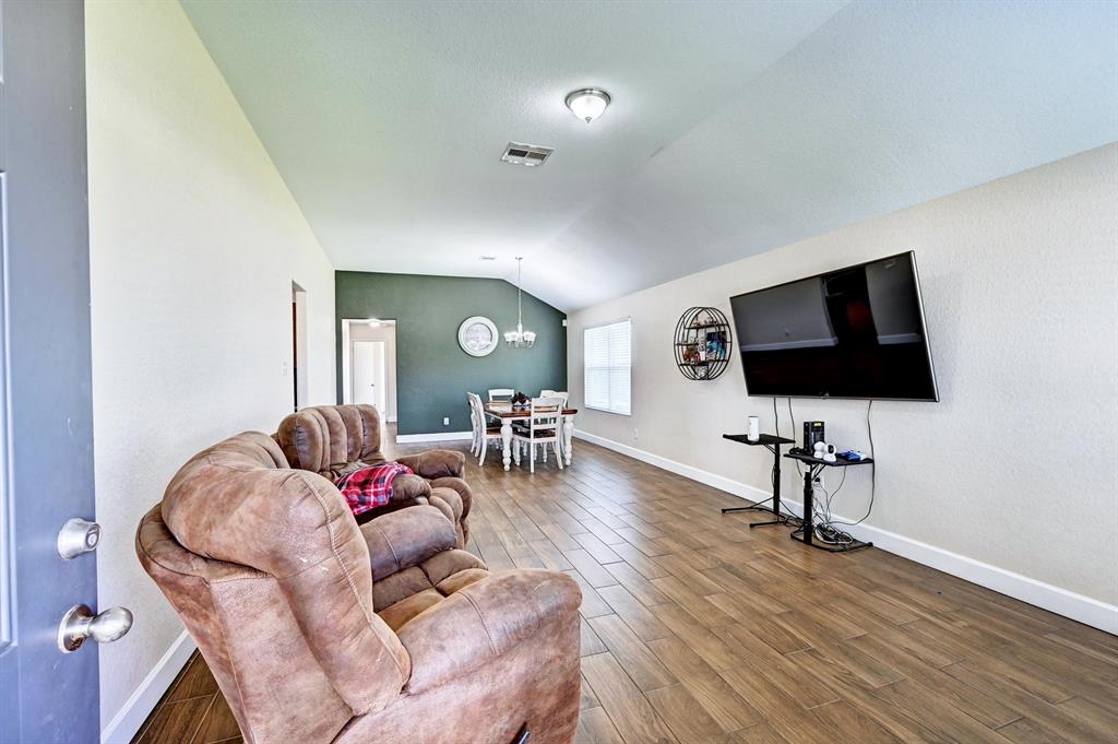 2435 Zephyr Lane, Rosenberg, Texas image 4