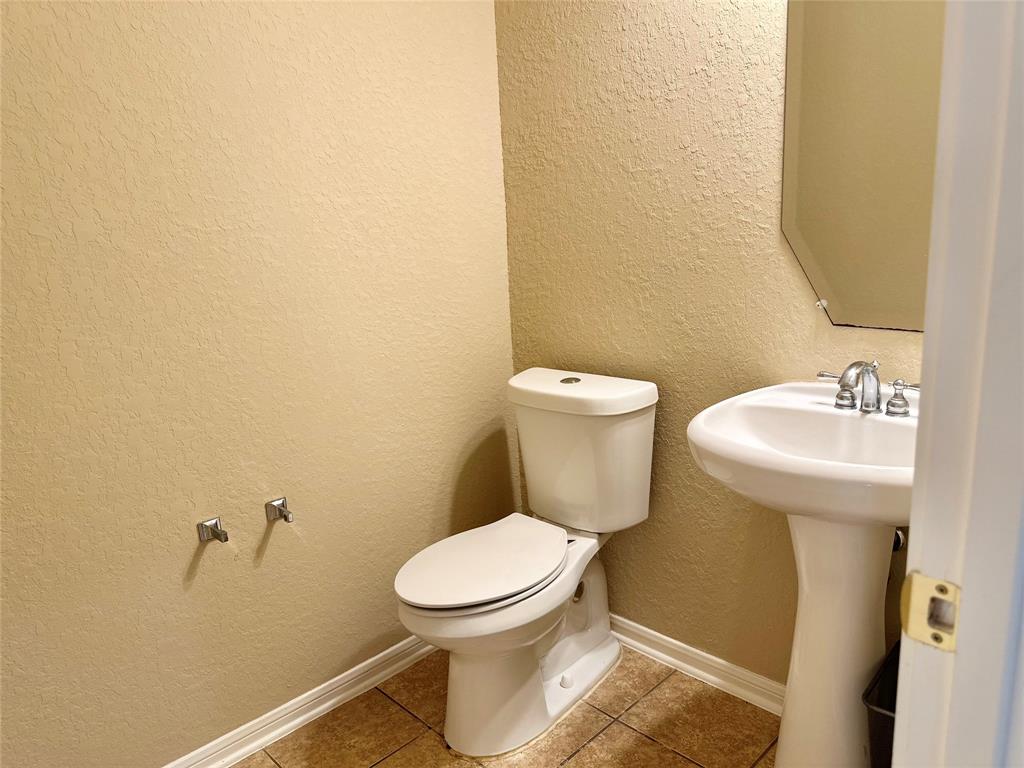 3723 Tumbling Falls Drive, Manvel, Texas image 12