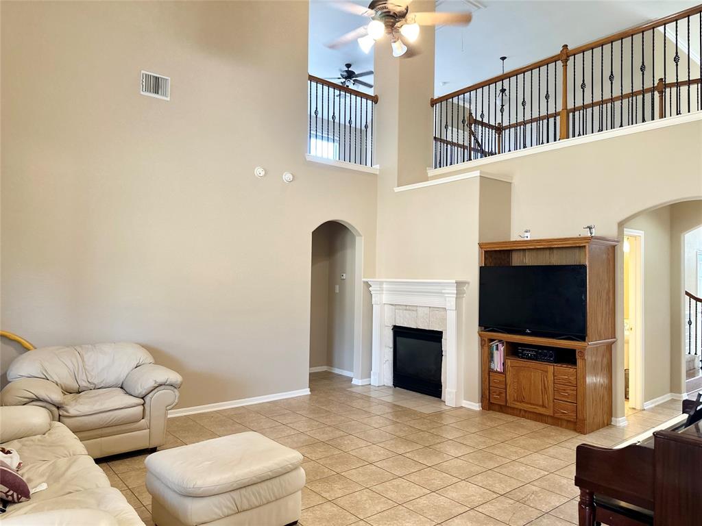 3723 Tumbling Falls Drive, Manvel, Texas image 11