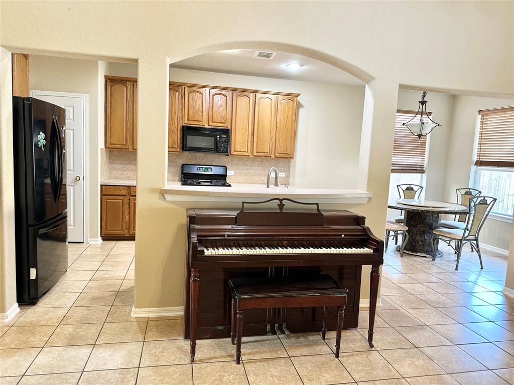 3723 Tumbling Falls Drive, Manvel, Texas image 14