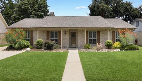 Photo of 12310 Alston Drive, Meadows Place, TX 77477 (MLS # 61698691) Photo of 12310 Alston Drive, Meadows Place, TX 77477 (MLS # 61698691)