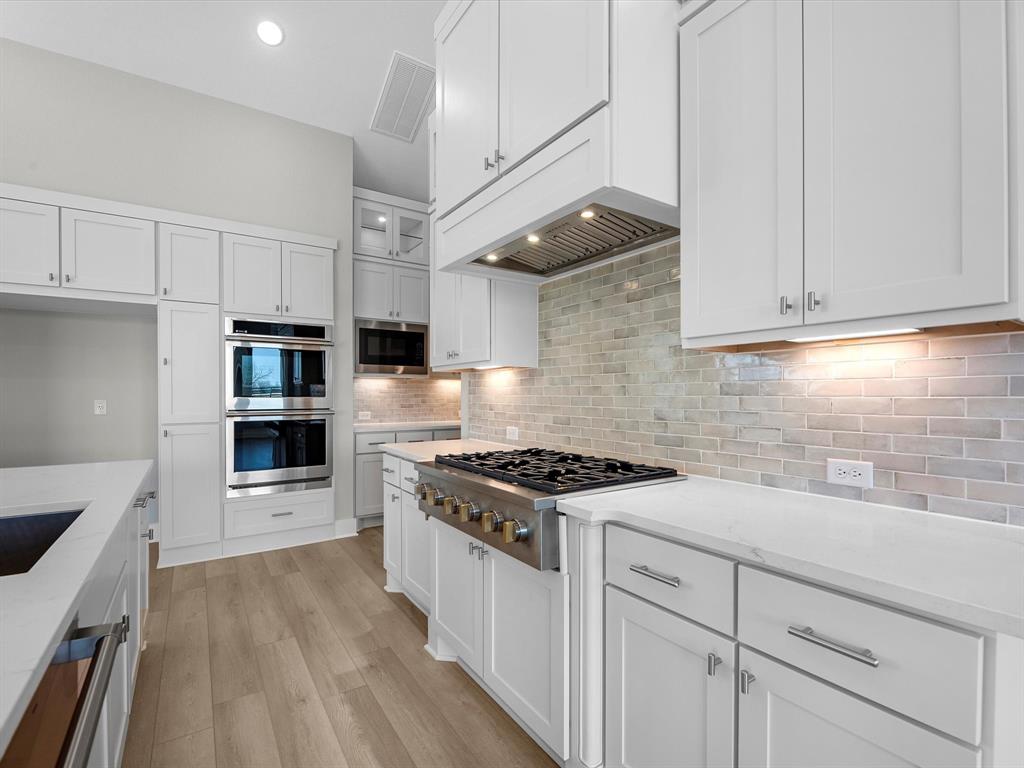 22 Woodland Creek Court