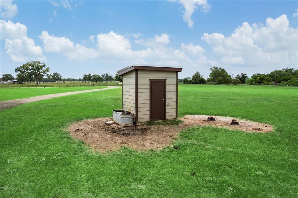 9769 Fm 1361, Snook, Texas image 44