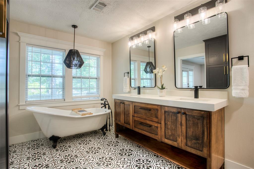 2310 Avenue, Huntsville, Texas image 27