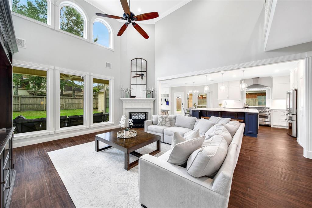 5906 Autumn Dogwood Way, Houston, Texas image 3