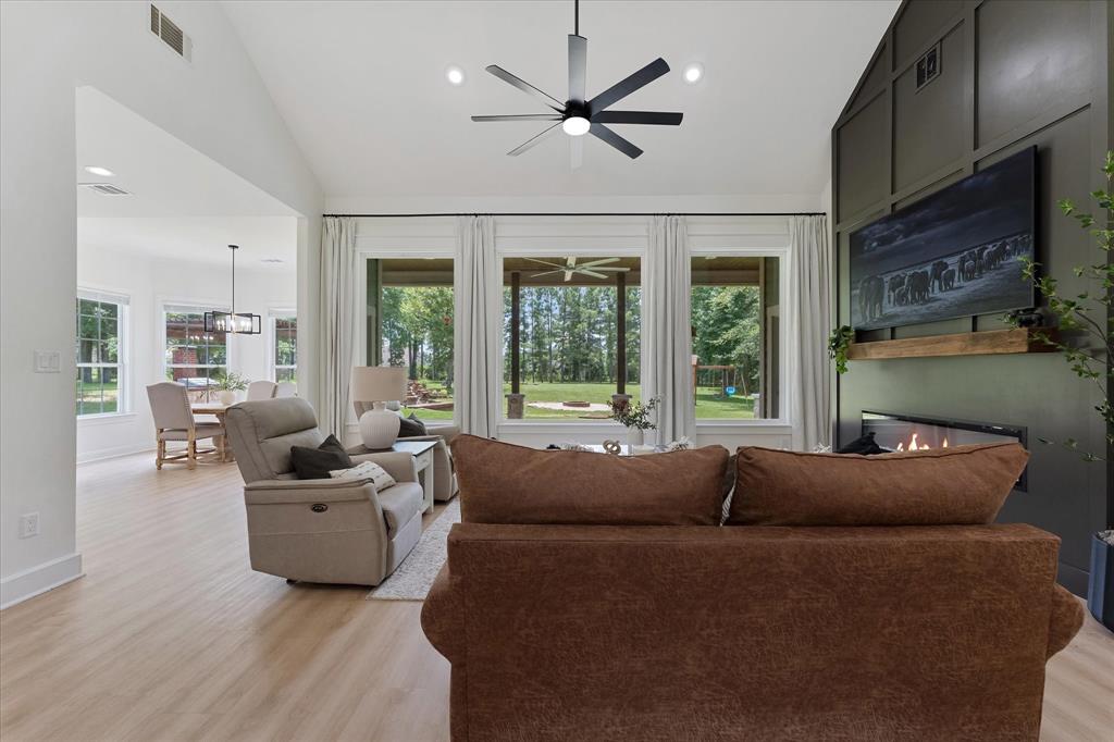 368 Ridgelake Scenic Drive