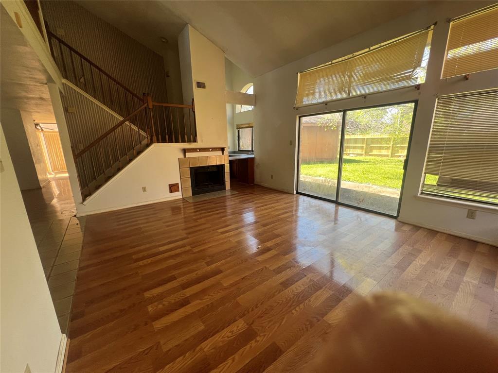2922 Field Line Drive, Sugar Land, Texas image 2