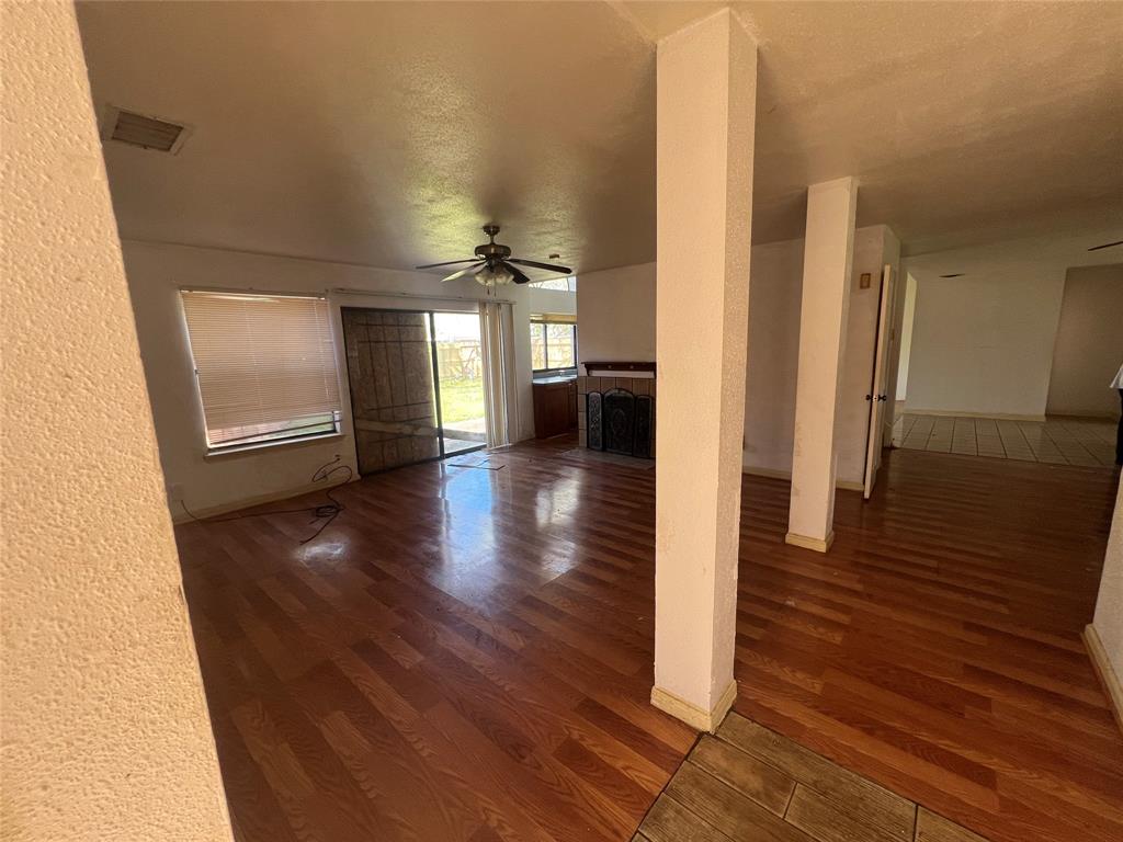 2922 Field Line Drive, Sugar Land, Texas image 4