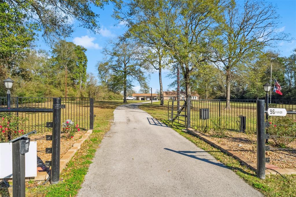 96 Fm 2550 Road, Huntsville, Texas image 2