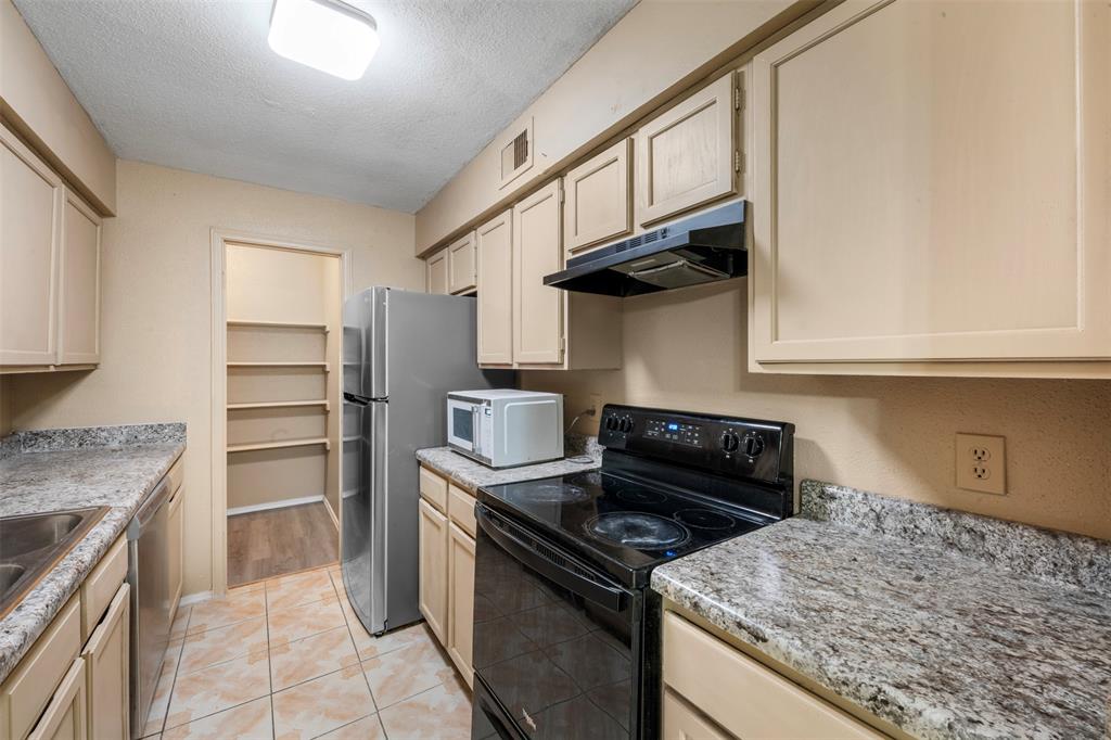 9700 Leawood Boulevard 704