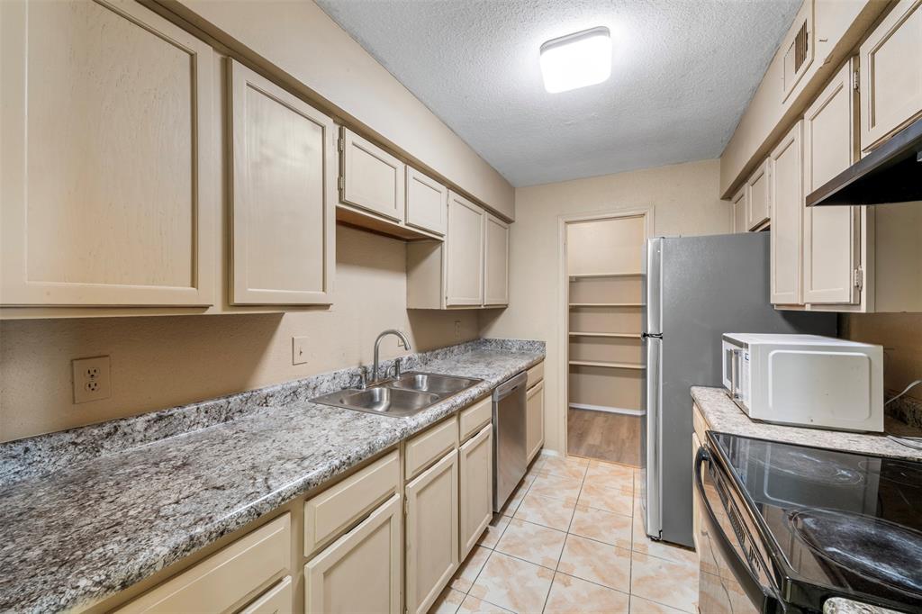 9700 Leawood Boulevard 704