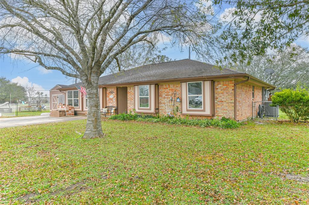 14903 Quail Ridge Road, Danbury, Texas image 1