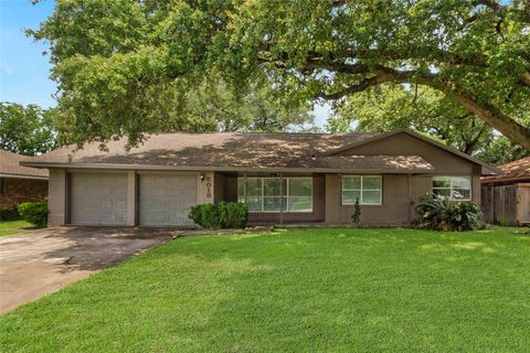 Single Family Residence in Houston TX 5018 Willowbend Boulevard.jpg