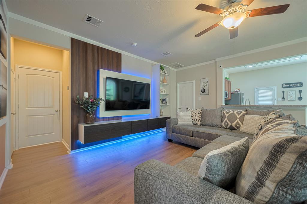 8113 E Pine Creek Bend, Cypress, Texas image 7