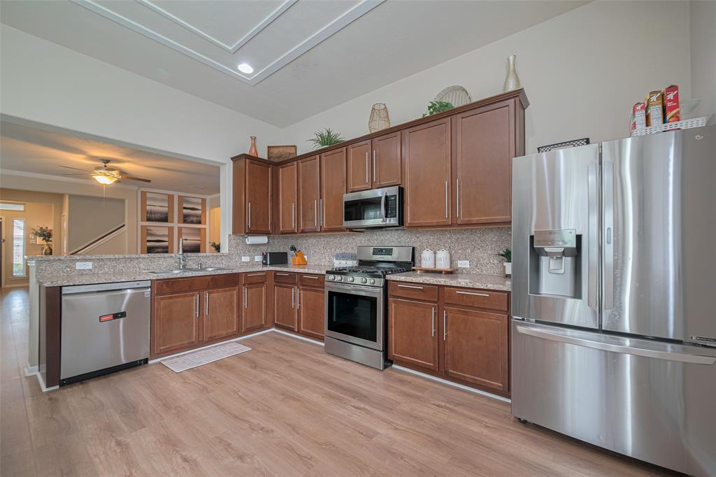 8113 E Pine Creek Bend, Cypress, Texas image 16